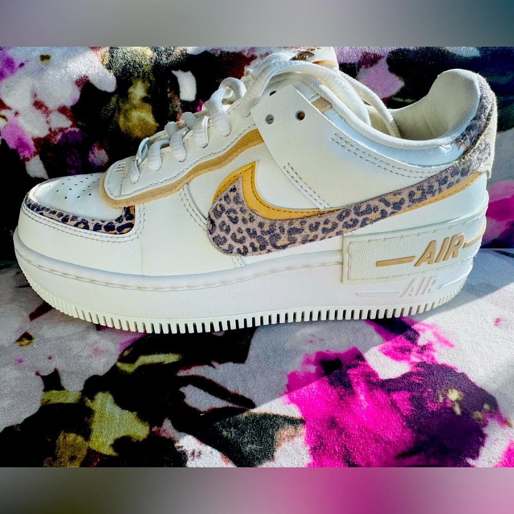 NIKE Air Force 1 with Leopard Print sz 6